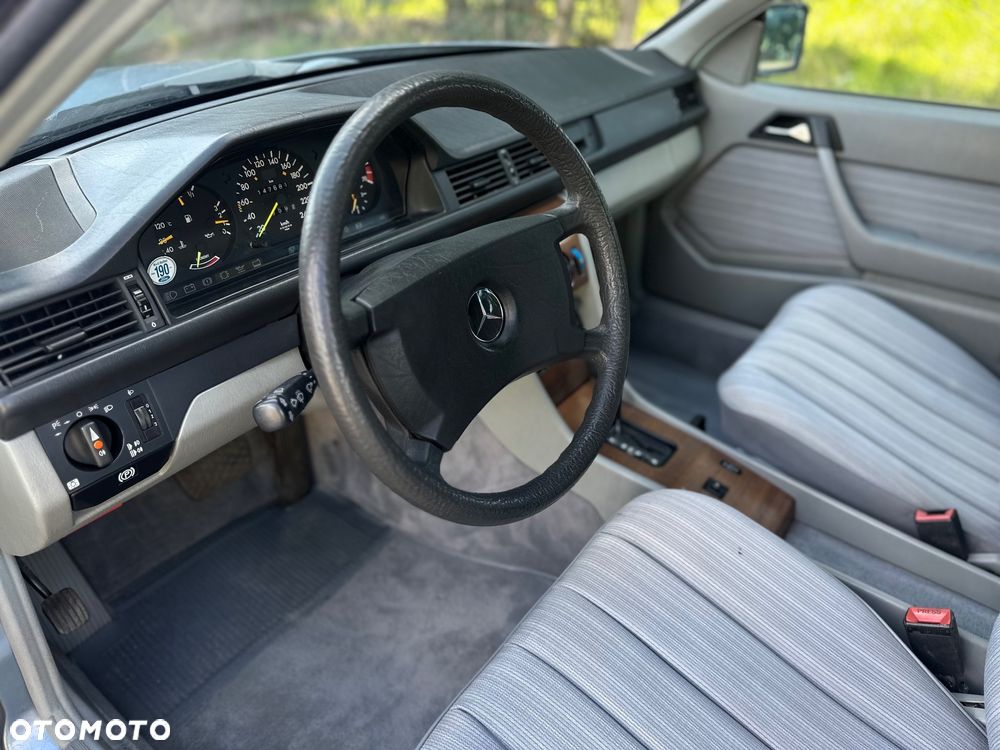 Mercedes-Benz W124 (1984-1993) - 14