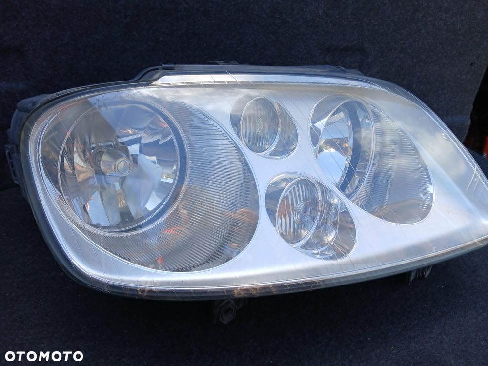Volkswagen Touran Lampa przednia prawa - 2