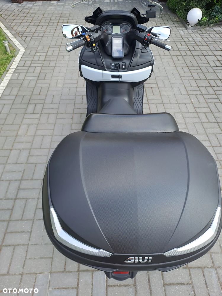Suzuki Burgman - 4