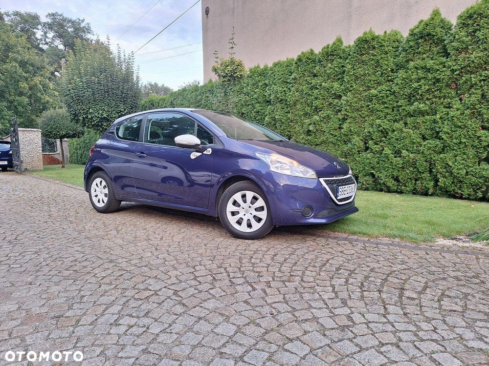 Peugeot 208 - 33