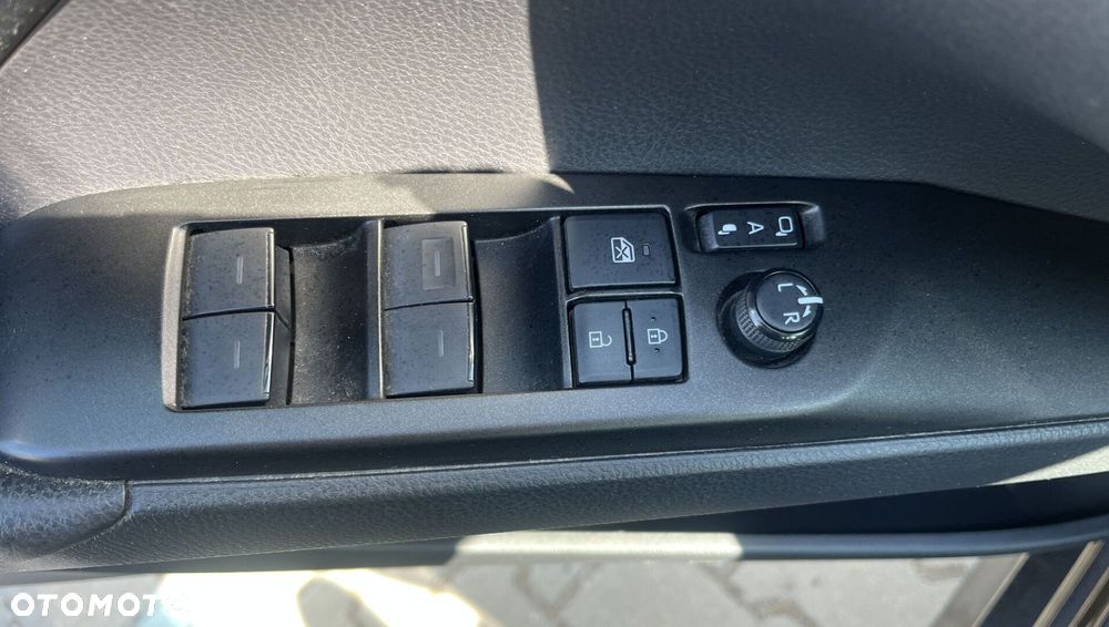 Toyota Camry 2.5 Hybrid Comfort CVT - 22