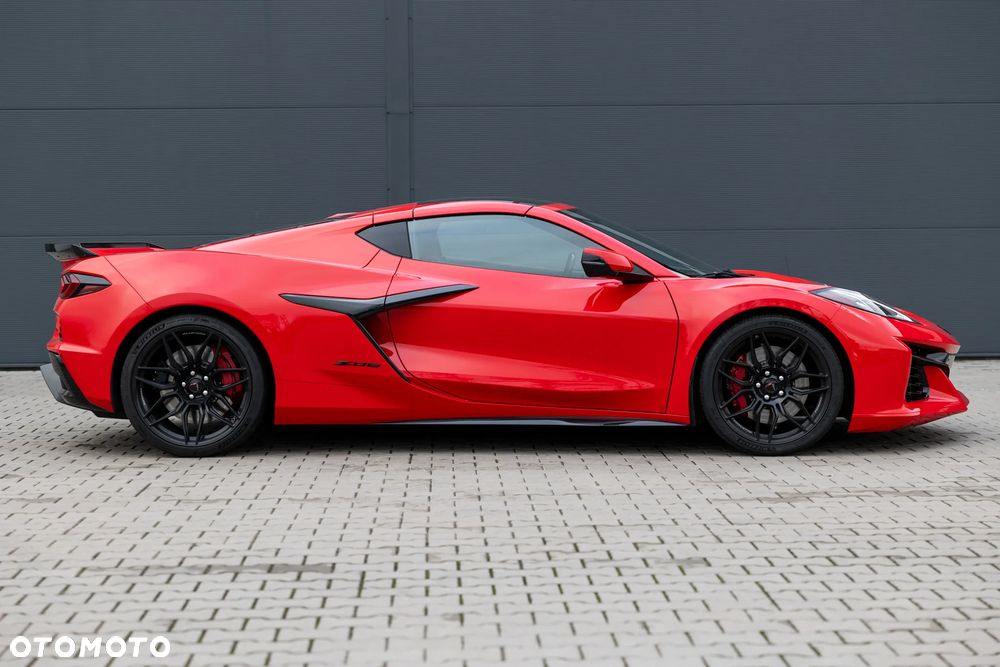 Chevrolet Corvette - 9