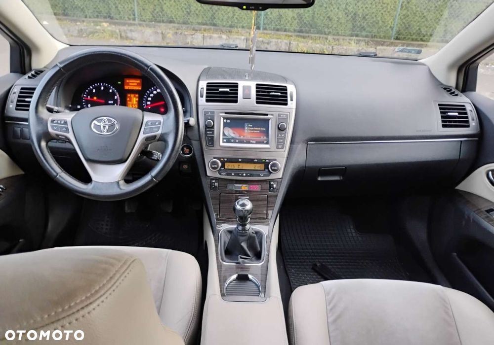 Toyota Avensis - 7