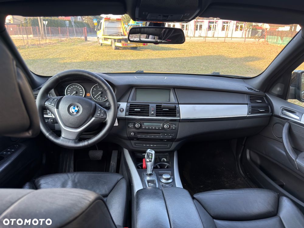 BMW X5 xDrive48i - 10