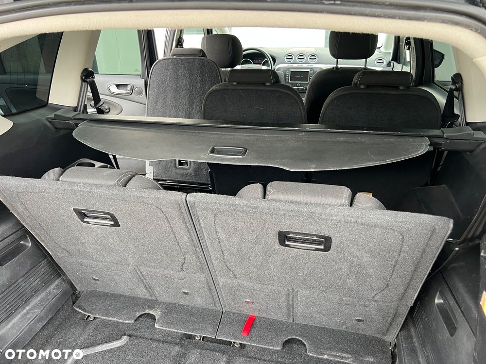Ford S-Max - 21