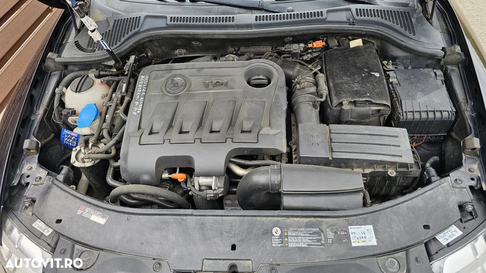 Skoda Superb Combi 2.0 TDI Elegance DSG - 7