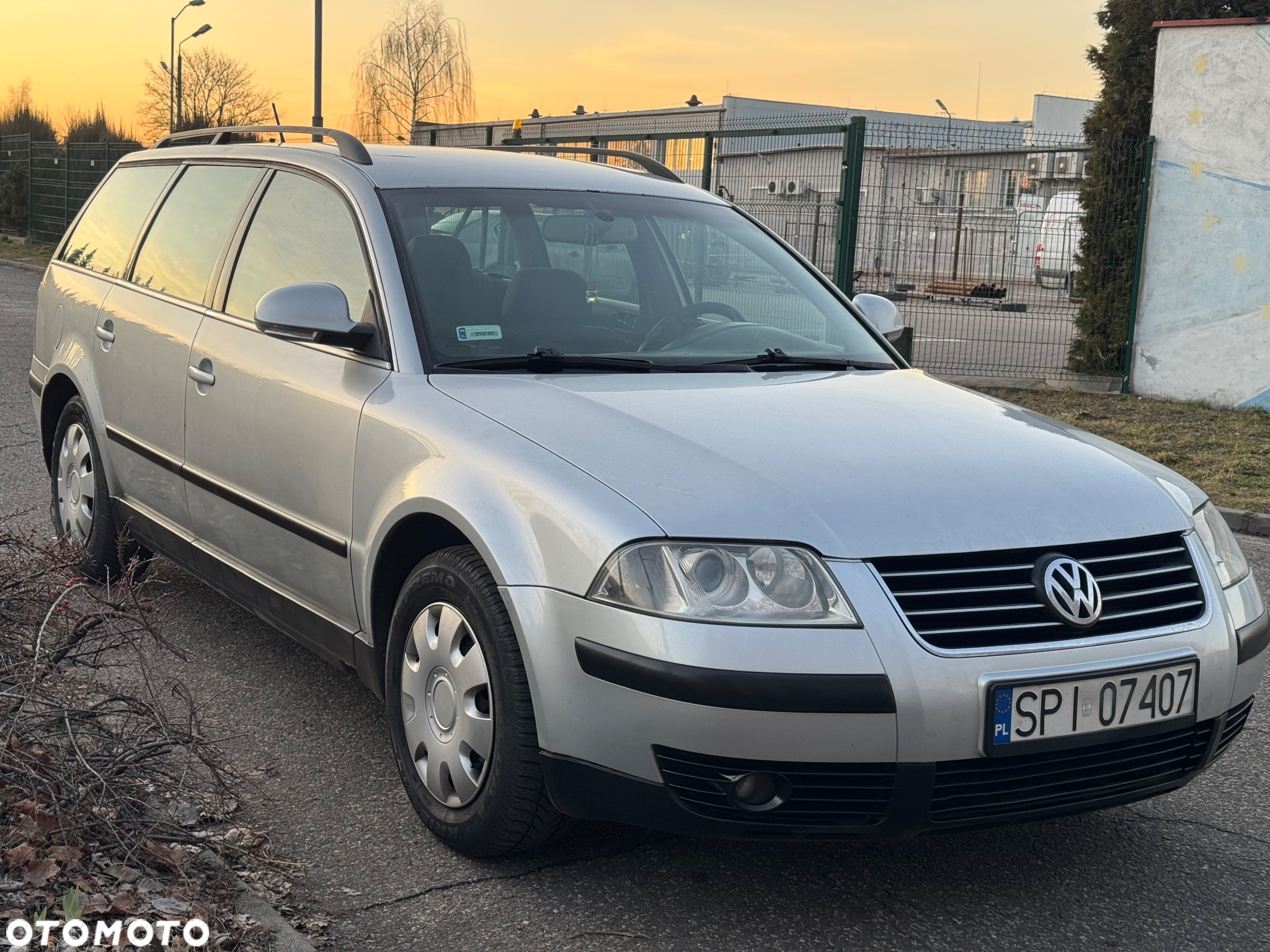 Volkswagen Passat 1.9 TDI Highline - 2