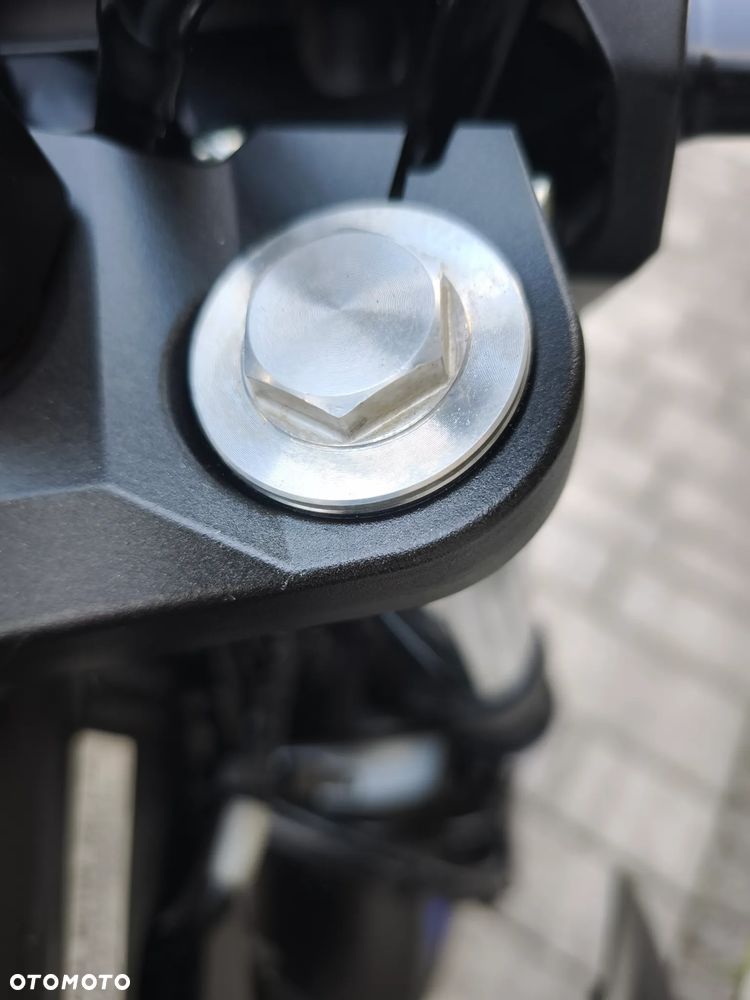 Yamaha XJ - 25