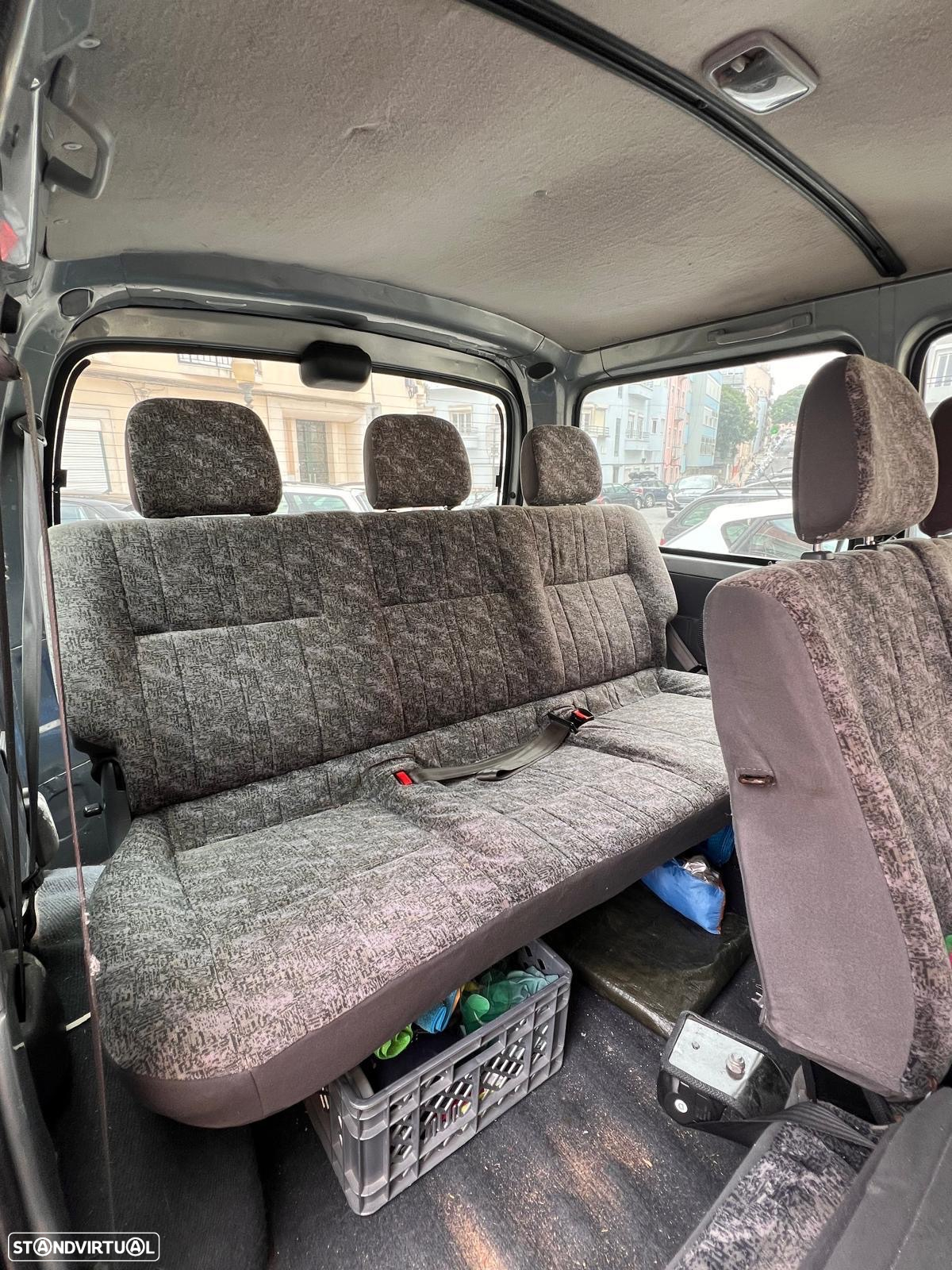 Toyota HiAce - 7