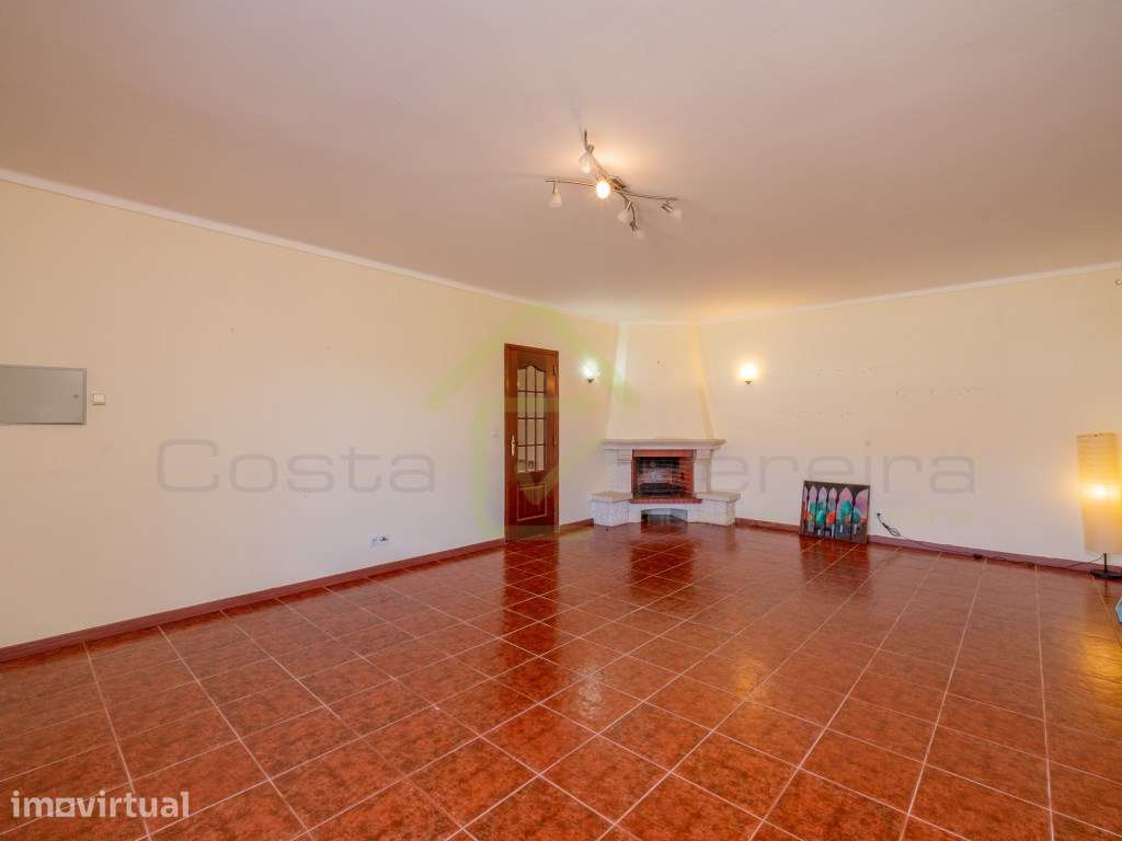 Moradia T2+2 com piscina e Vista Mar em Localização única - Grande imagem: 4/40