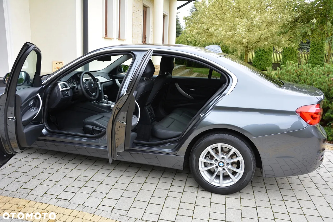 BMW Seria 3 320d - 19
