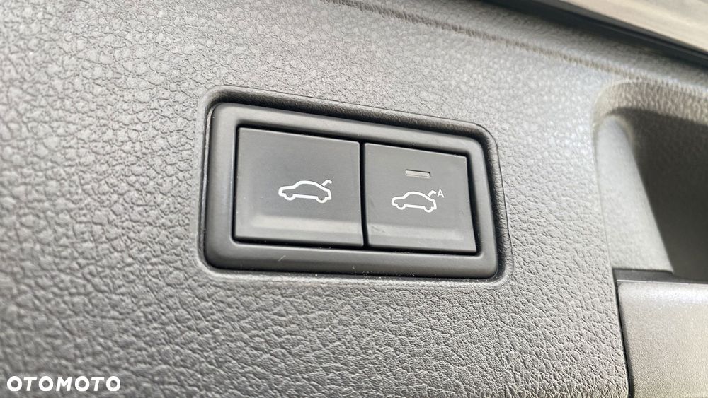 Volkswagen Passat - 13