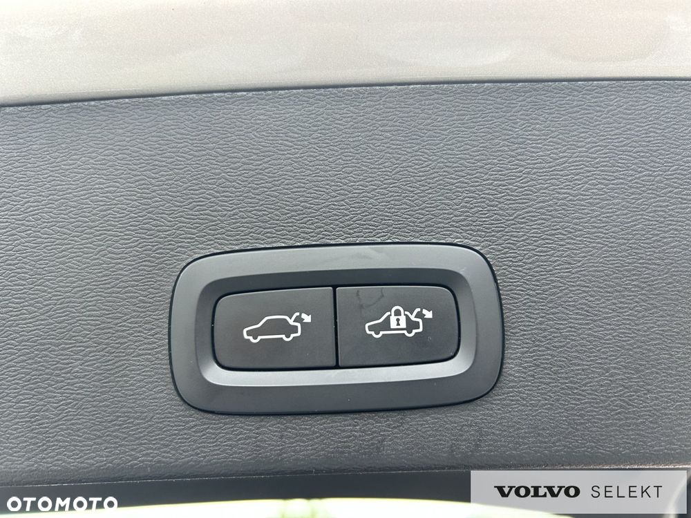 Volvo XC 40 - 24
