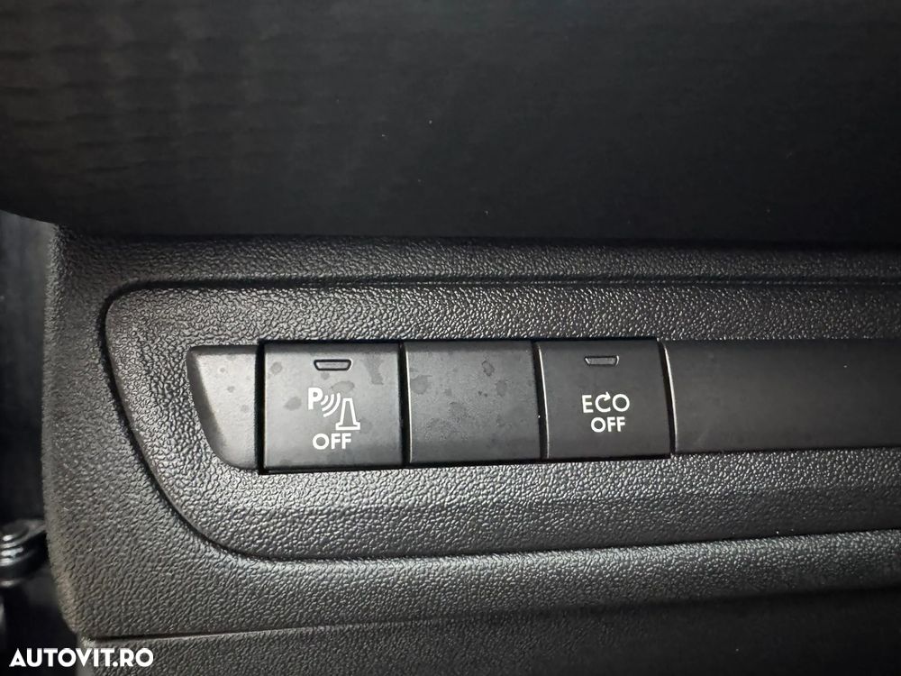 Peugeot 208 1.2 L PureTech Turbo S&S EAT6 Allure - 19
