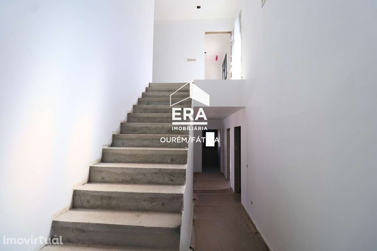 Moradia T3 + 1 implantada num lote de terreno de 790 m² - Grande imagem: 5/11