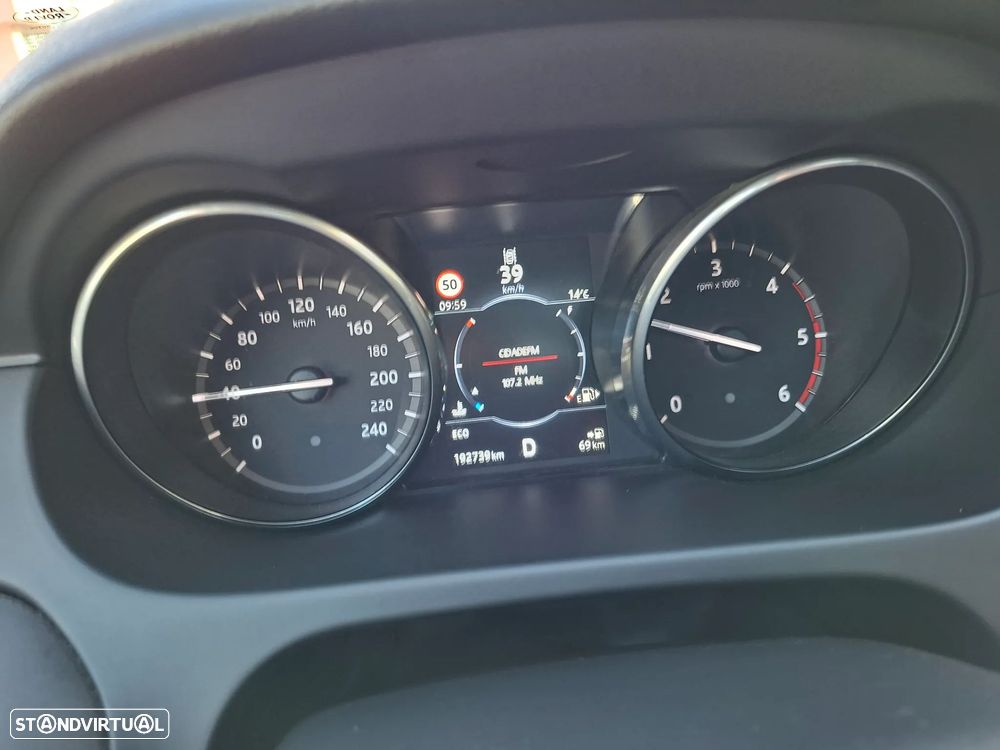 Land Rover Discovery Sport 2.0 TD4 HSE Luxury 7L Auto - 34