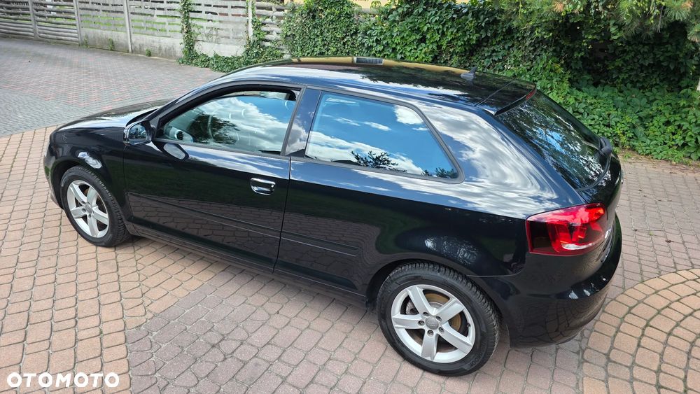 Audi A3 3-drzwiowe 1.6 TDI DPF Attraction - 23