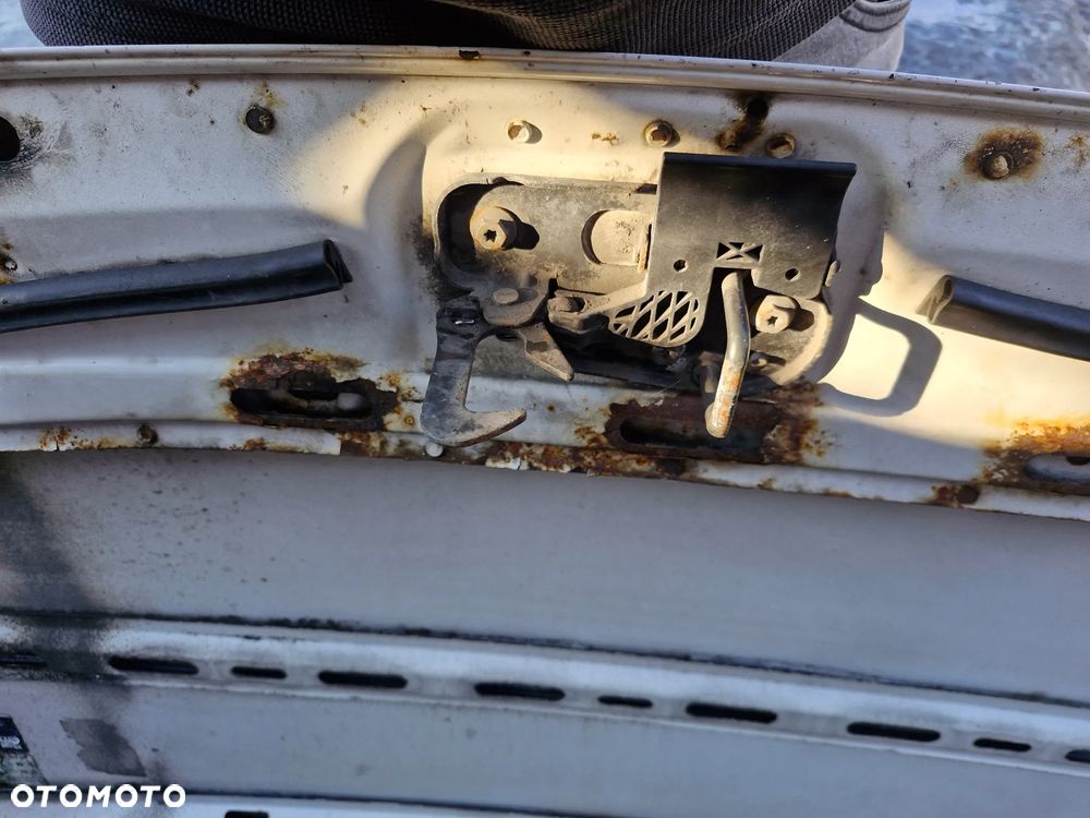 maska / klapa silnika / Volkswagen Caddy III   VW - 4