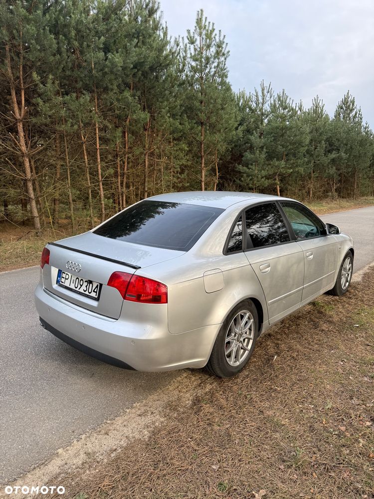 Audi A4 Limousine - 5