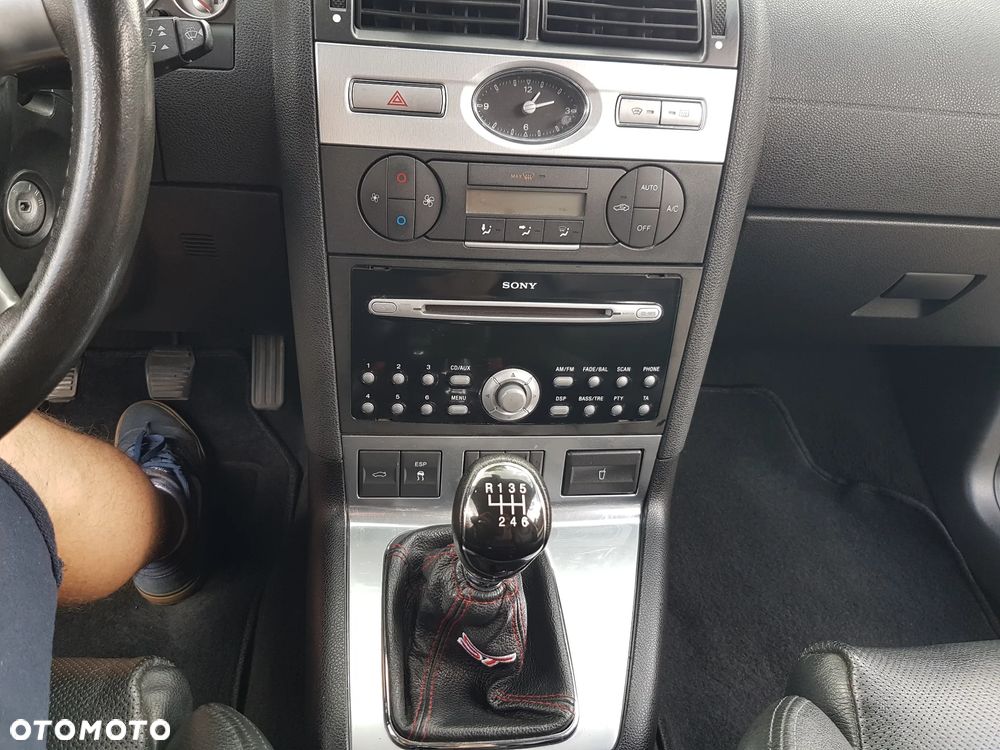Ford Mondeo 3.0 V6 ST 220 - 25