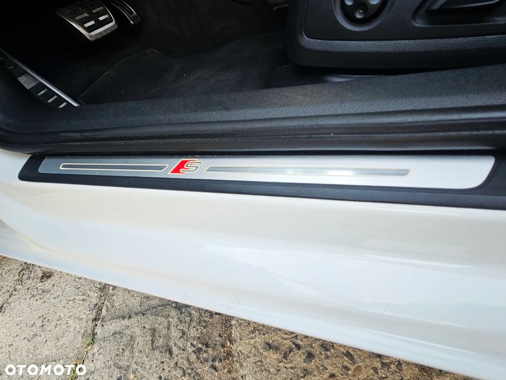 Audi A4 Avant 2.0 TDI Sport S tronic - 29