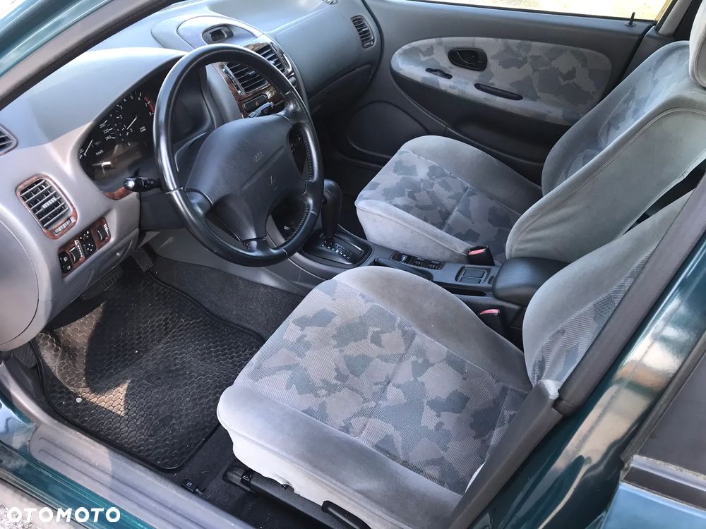 Mitsubishi Carisma - 11
