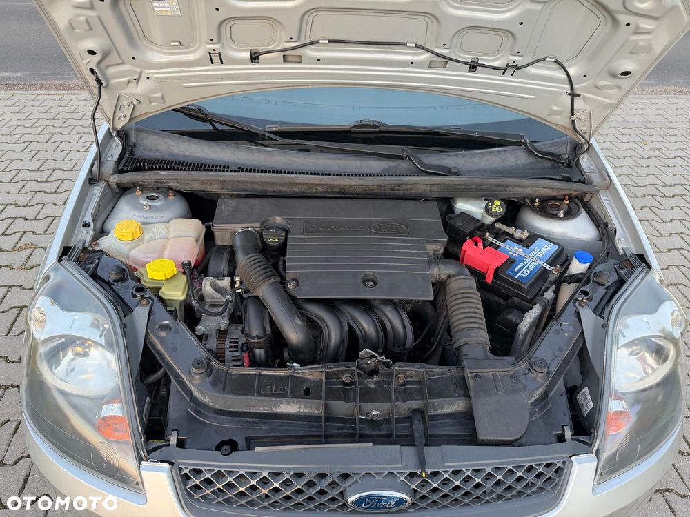 Ford Fiesta 1.4 Ambiente - 14