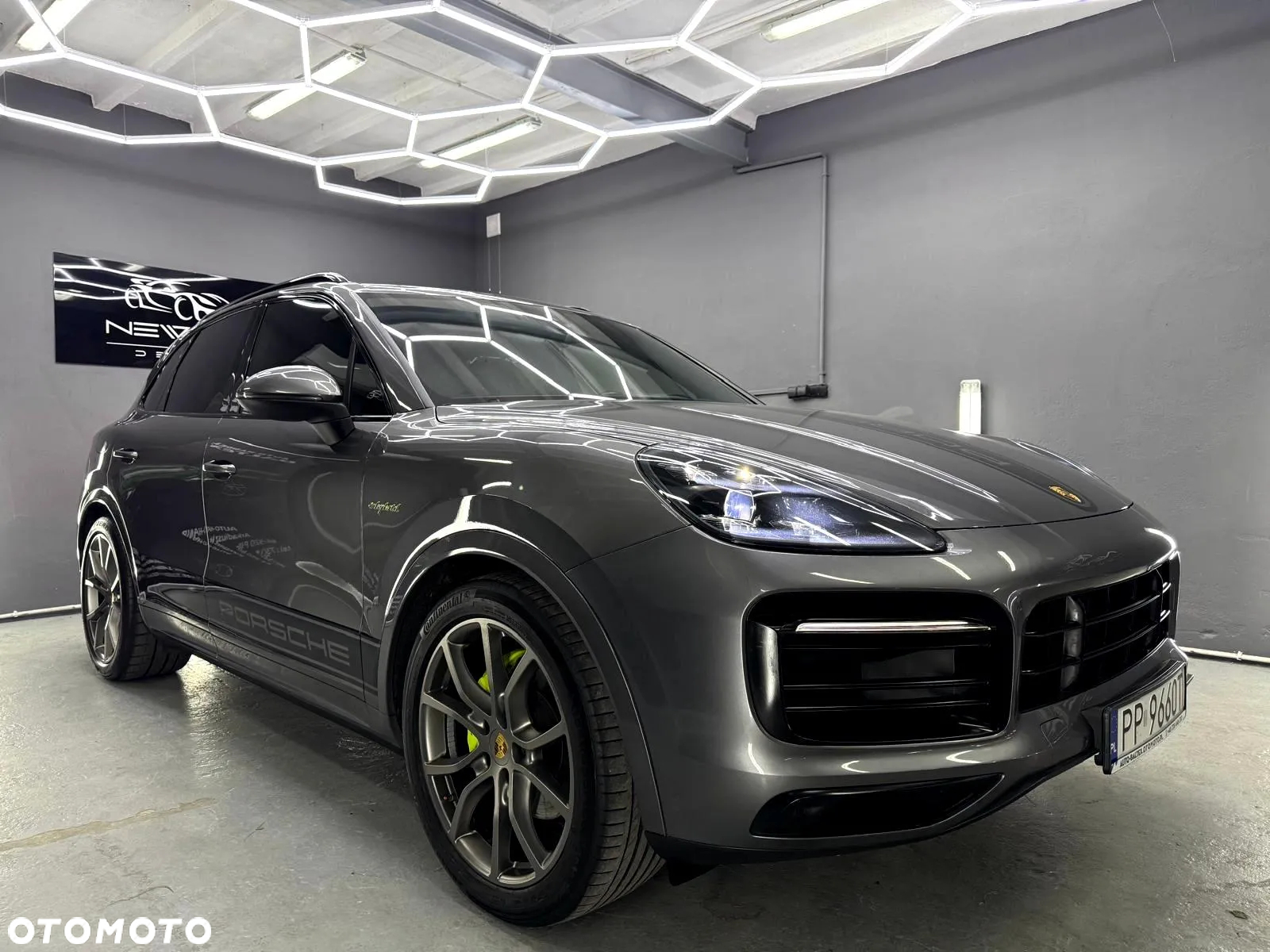 Porsche Cayenne E-Hybrid Platinum Edition - 15