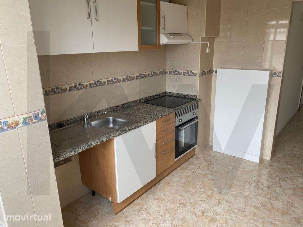 T2 para arrendamento na Estrela com Varanda - Grande imagem: 2/21