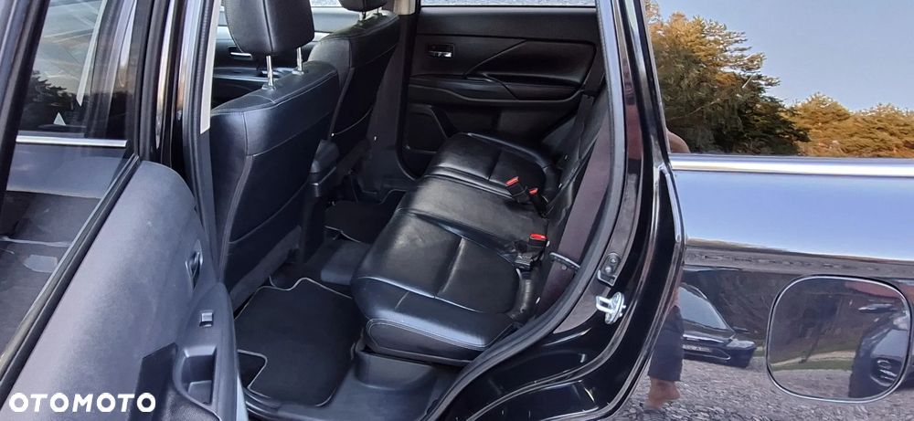 Mitsubishi Outlander 2.0 4WD Plus - 17