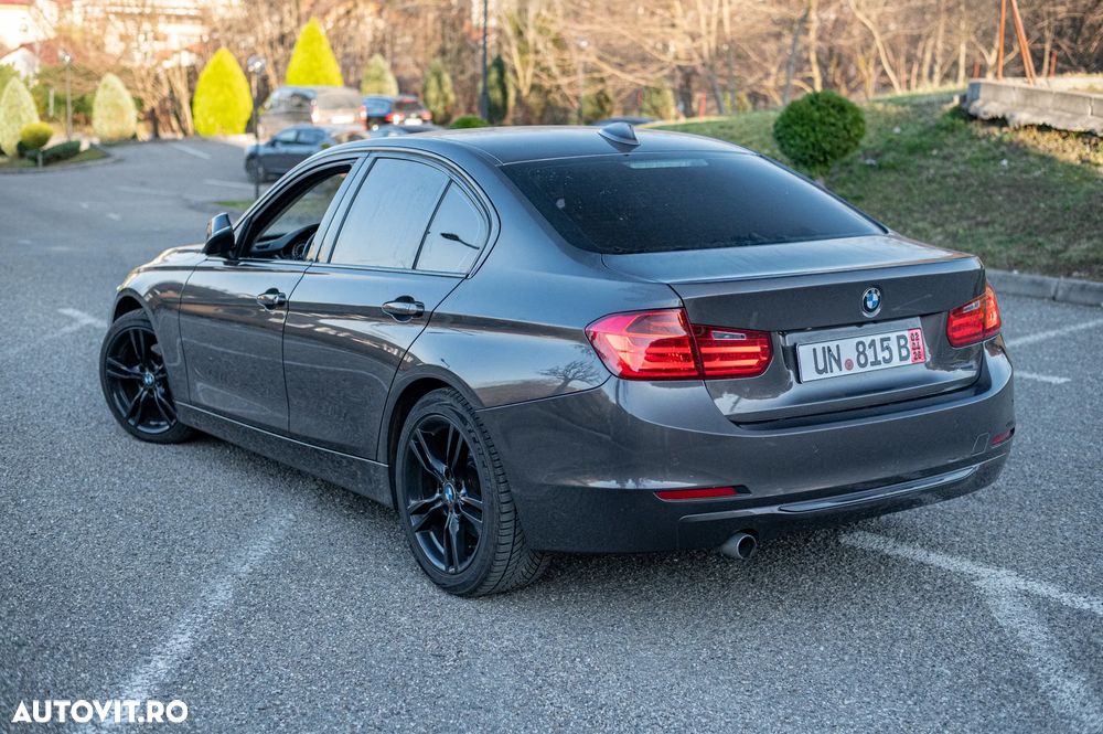 BMW Seria 3 320d Aut. - 13