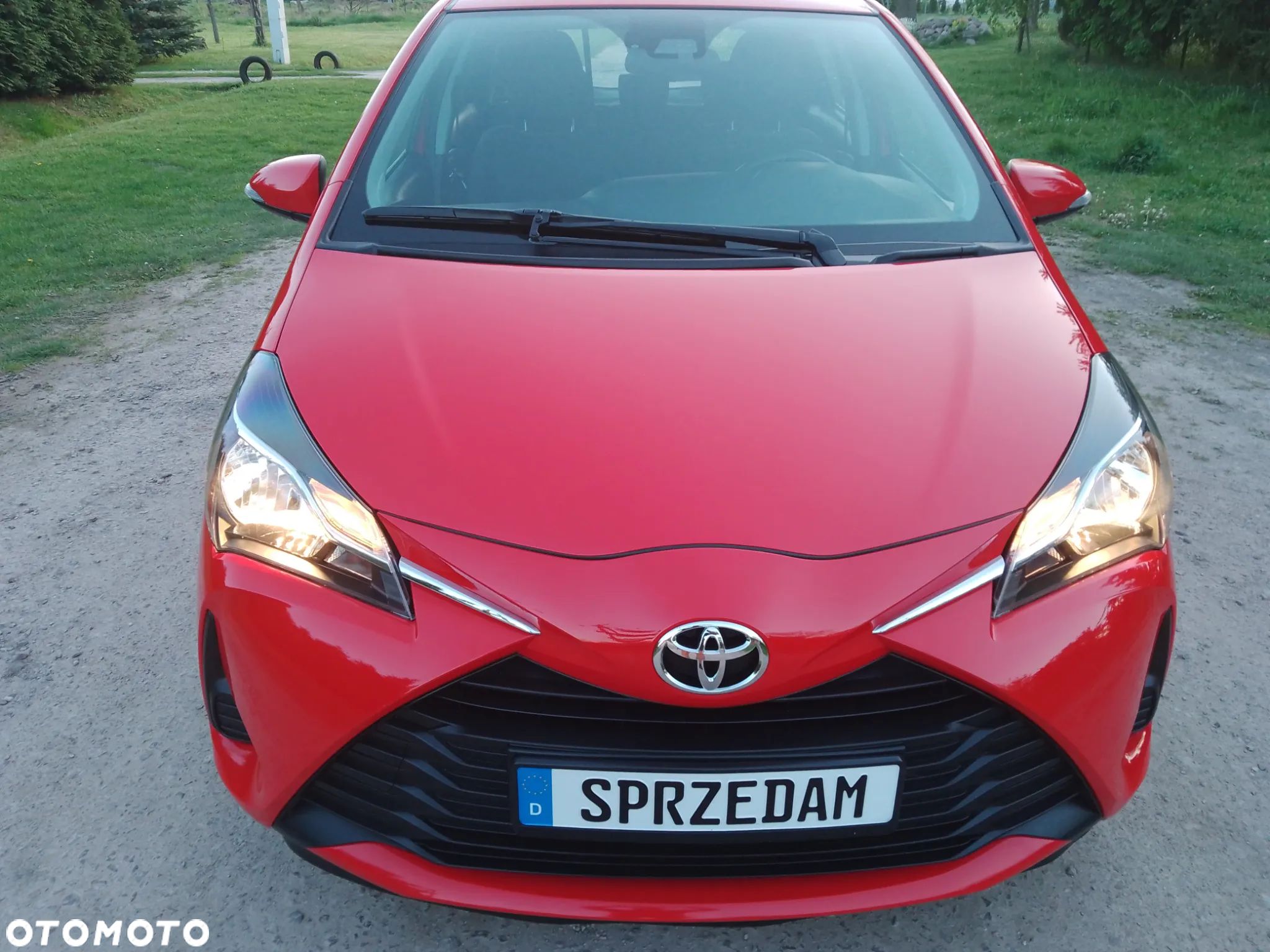 Toyota Yaris 1.0 Premium - 1