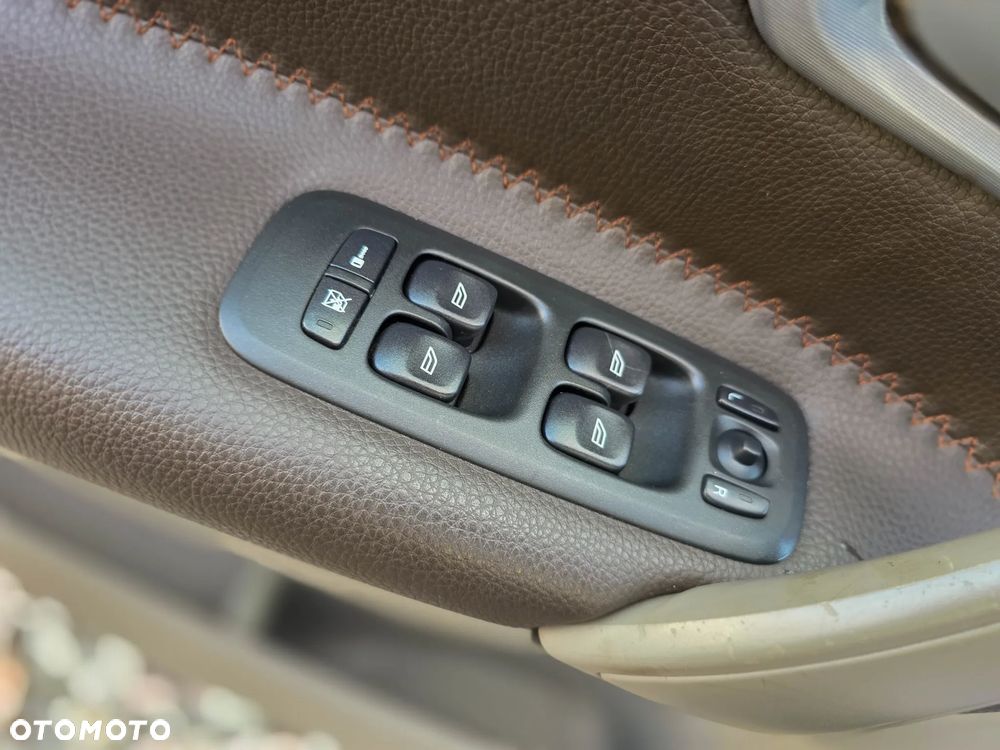 Volvo XC 70 2.5T AWD Summum - 33