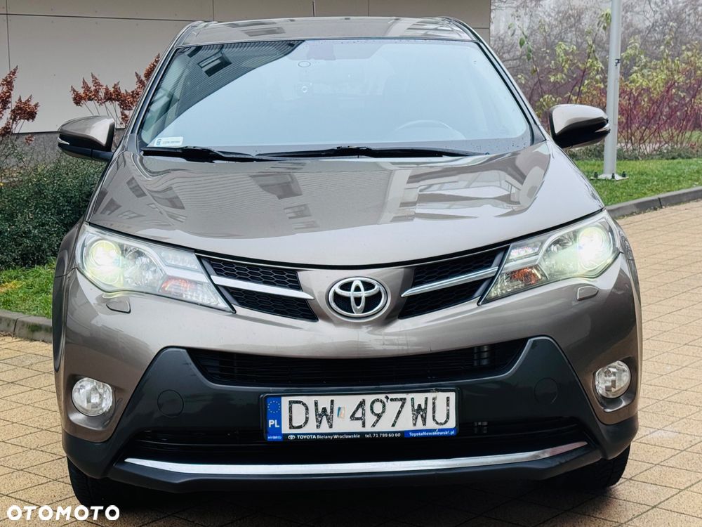 Toyota RAV4 2.0 D-4D Premium 4x2 - 18
