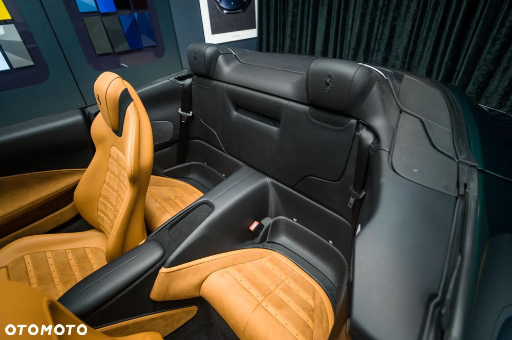 Ferrari Roma Spider - 27