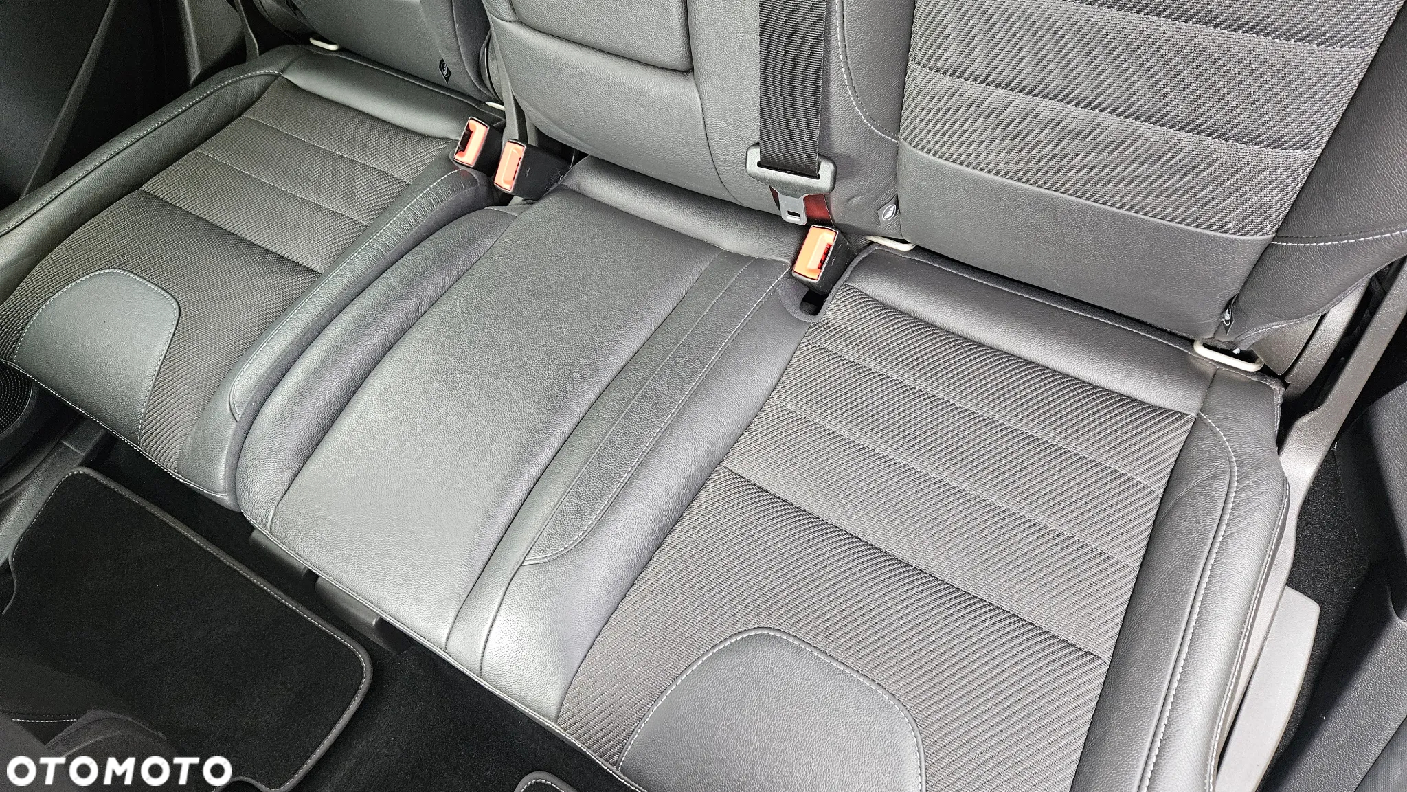 Ford Kuga 2.0 TDCi 2x4 Titanium - 16