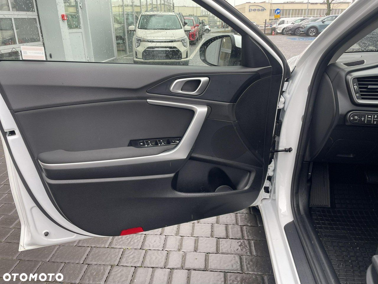 Kia Ceed - 10