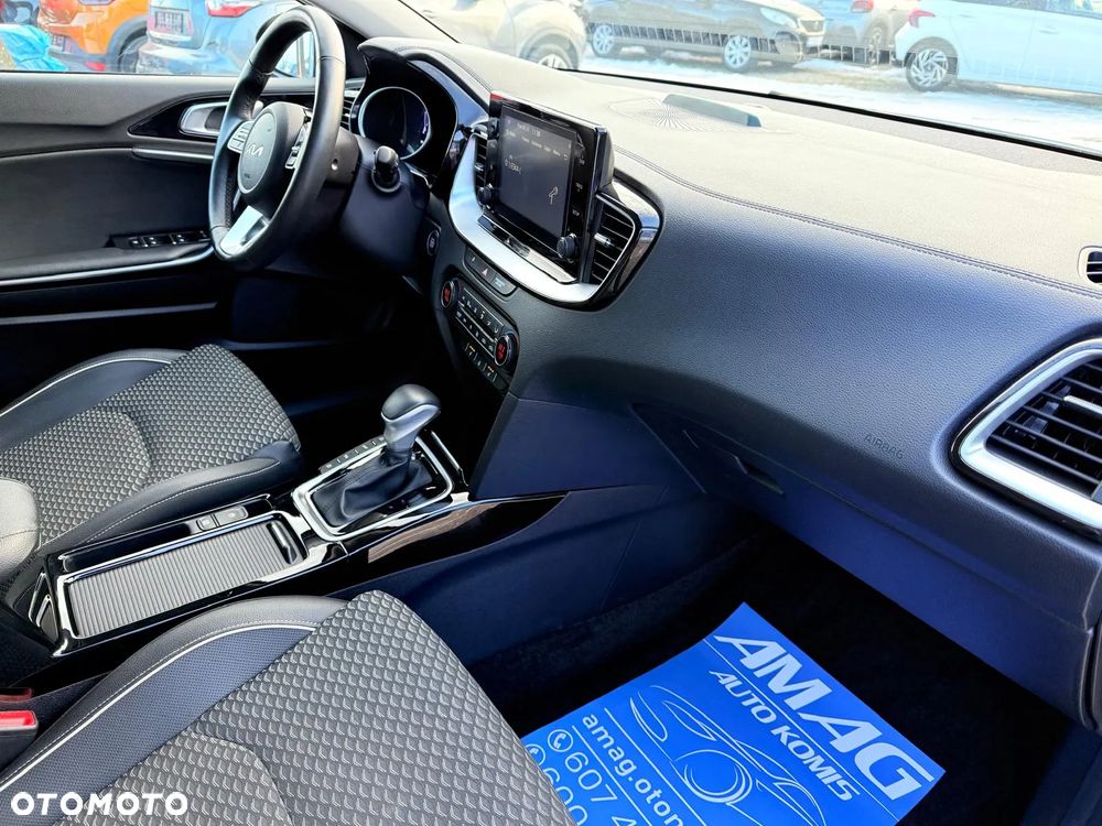 Kia Ceed 1.6 GDI PHEV L DCT - 17