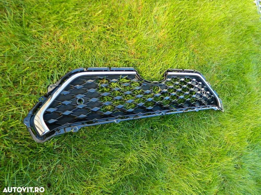 Grila centrala Toyota Rav4 , Rav 4 model 2021-2024 cod 53102-42010 - 3