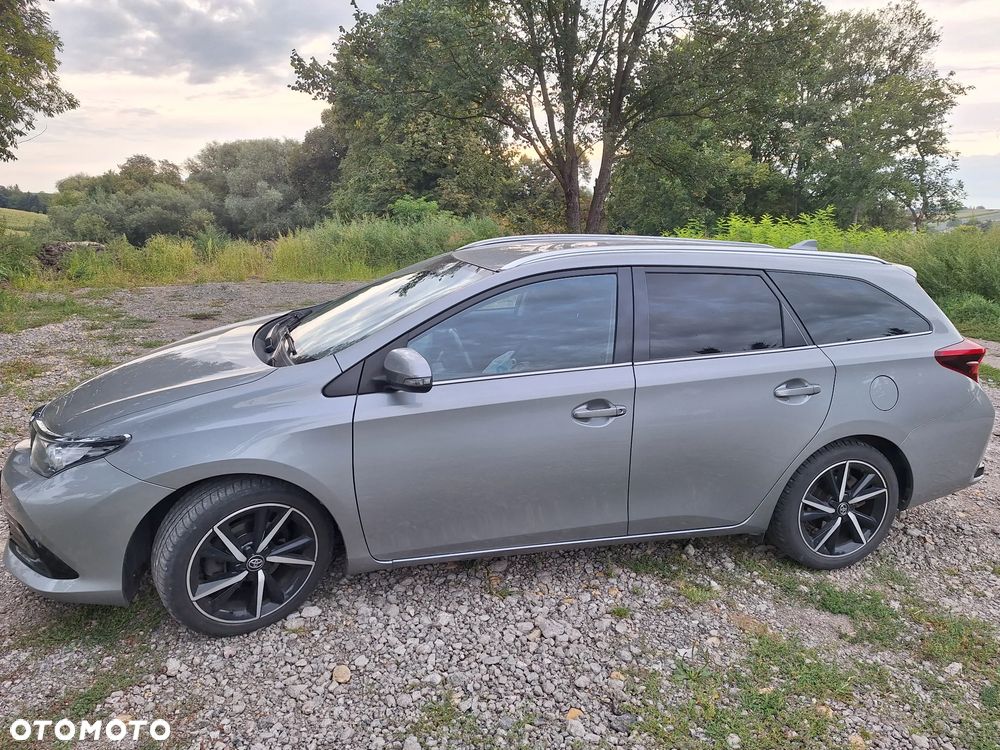 Toyota Auris - 2