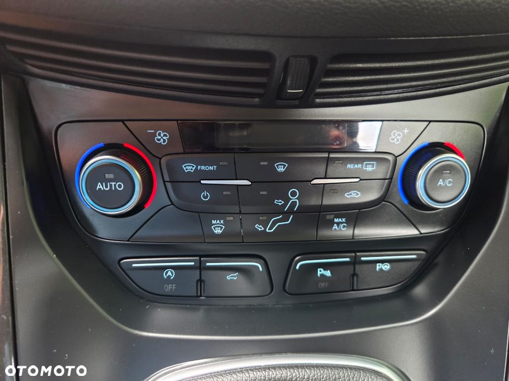 Ford Kuga 1.5 EcoBoost 2x4 Business Edition - 26