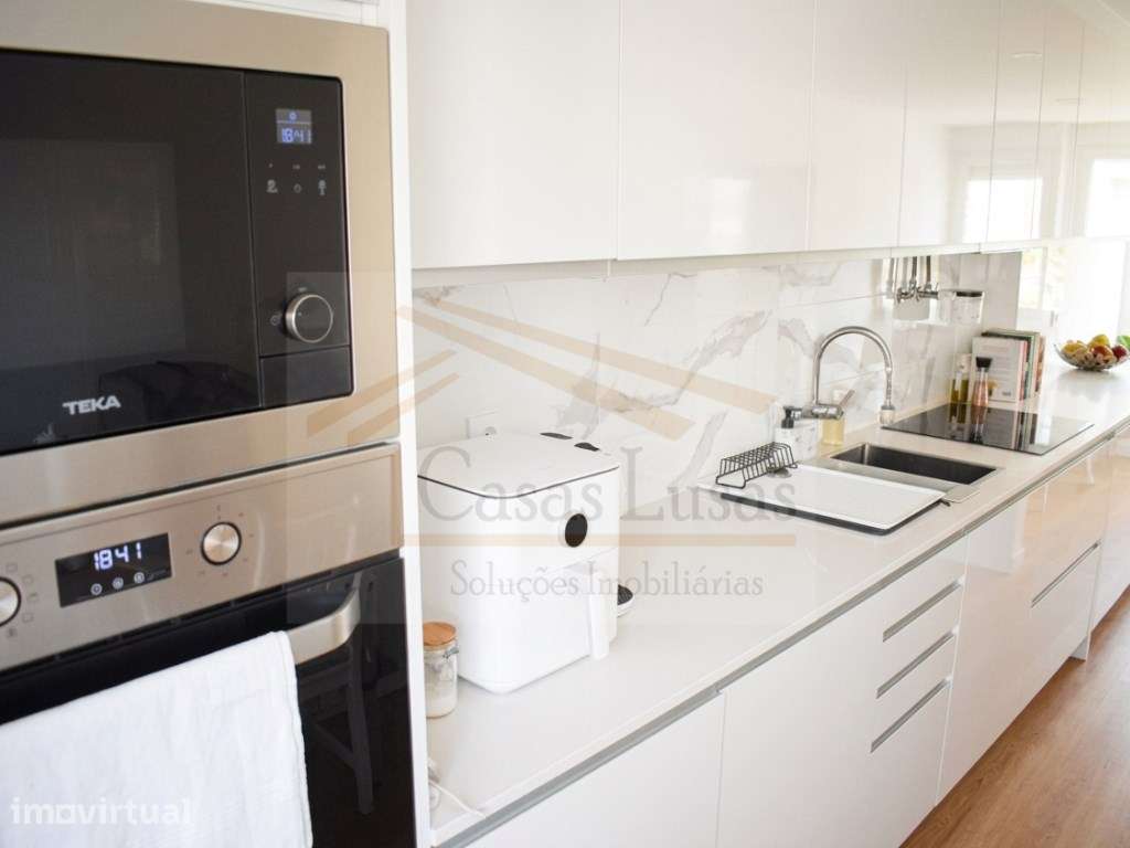 Apartamento T2 Moderno no Centro do Cadaval - Grande imagem: 3/31