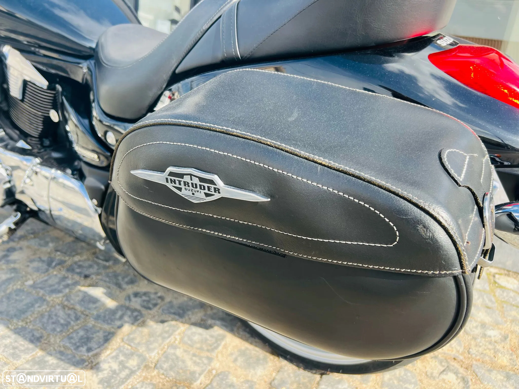 Suzuki Intruder M 1800R - 9