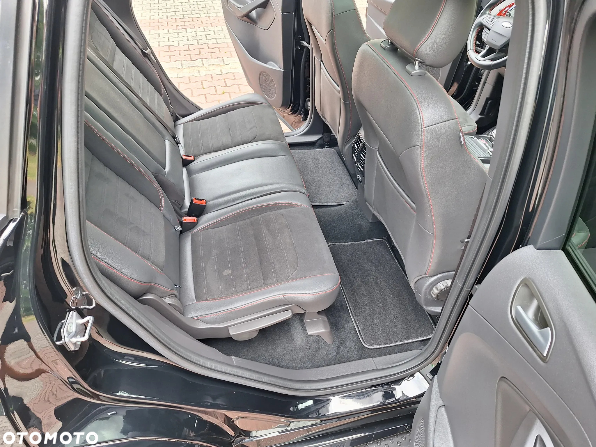 Ford Kuga 2.0 TDCi AWD ST-Line Black - 12