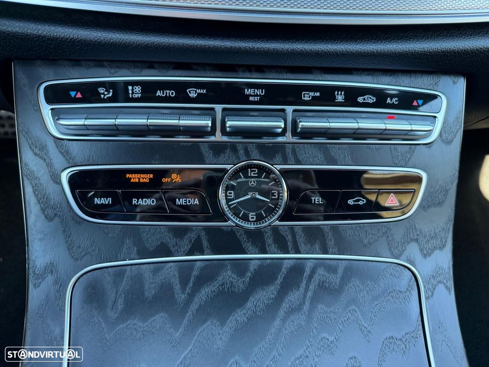 Mercedes-Benz E 300 de AMG Line - 25