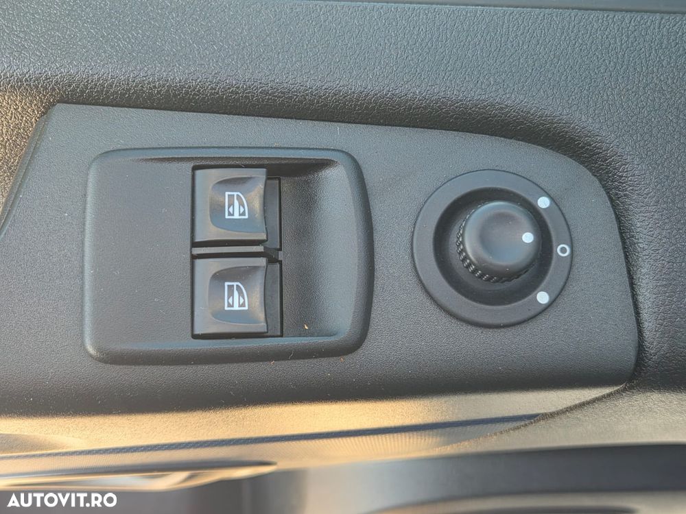 Opel Vivaro Doka 6 Locuri+Duba - 32