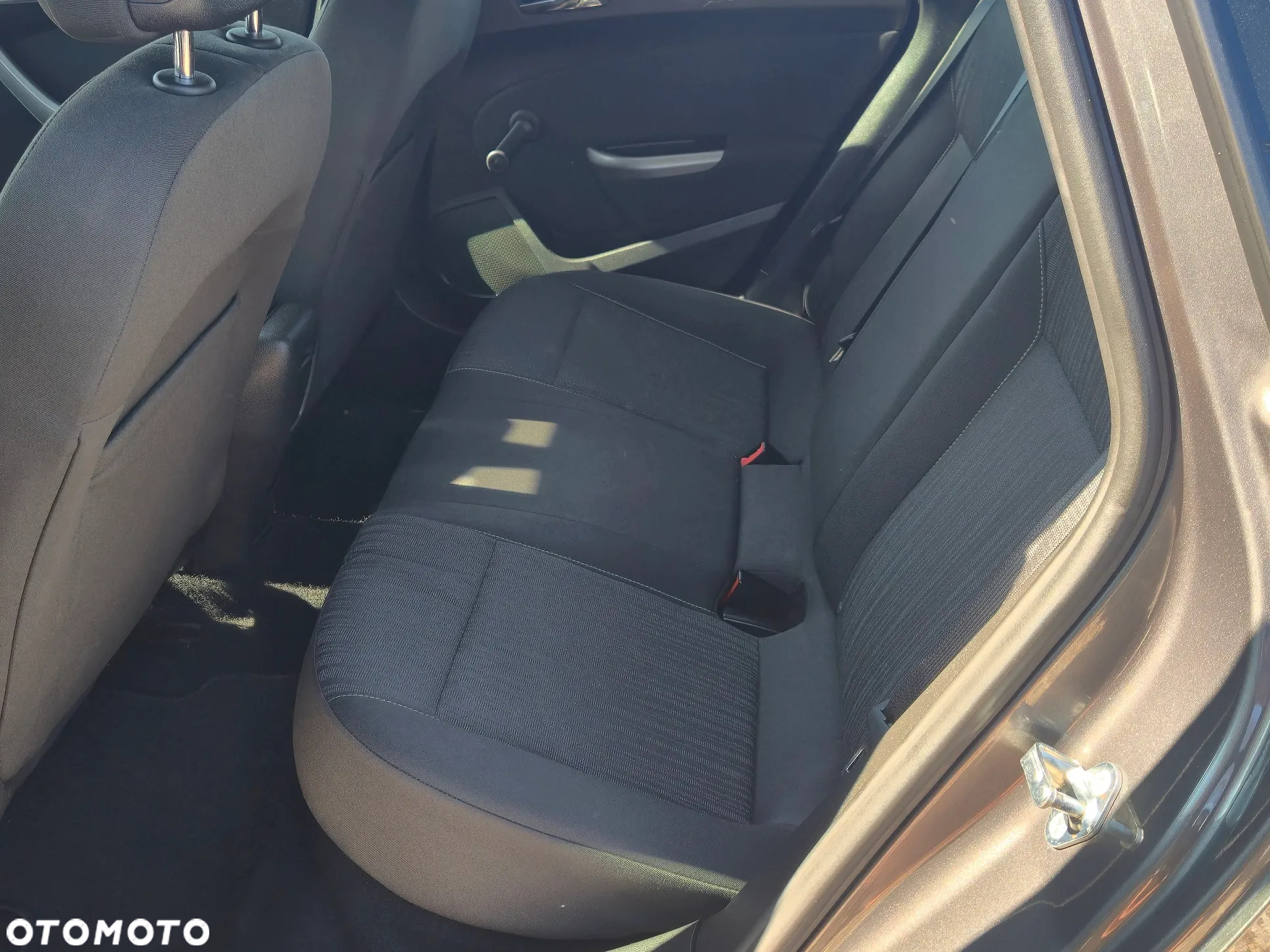 Opel Astra 1.4 Turbo Design Edition - 20