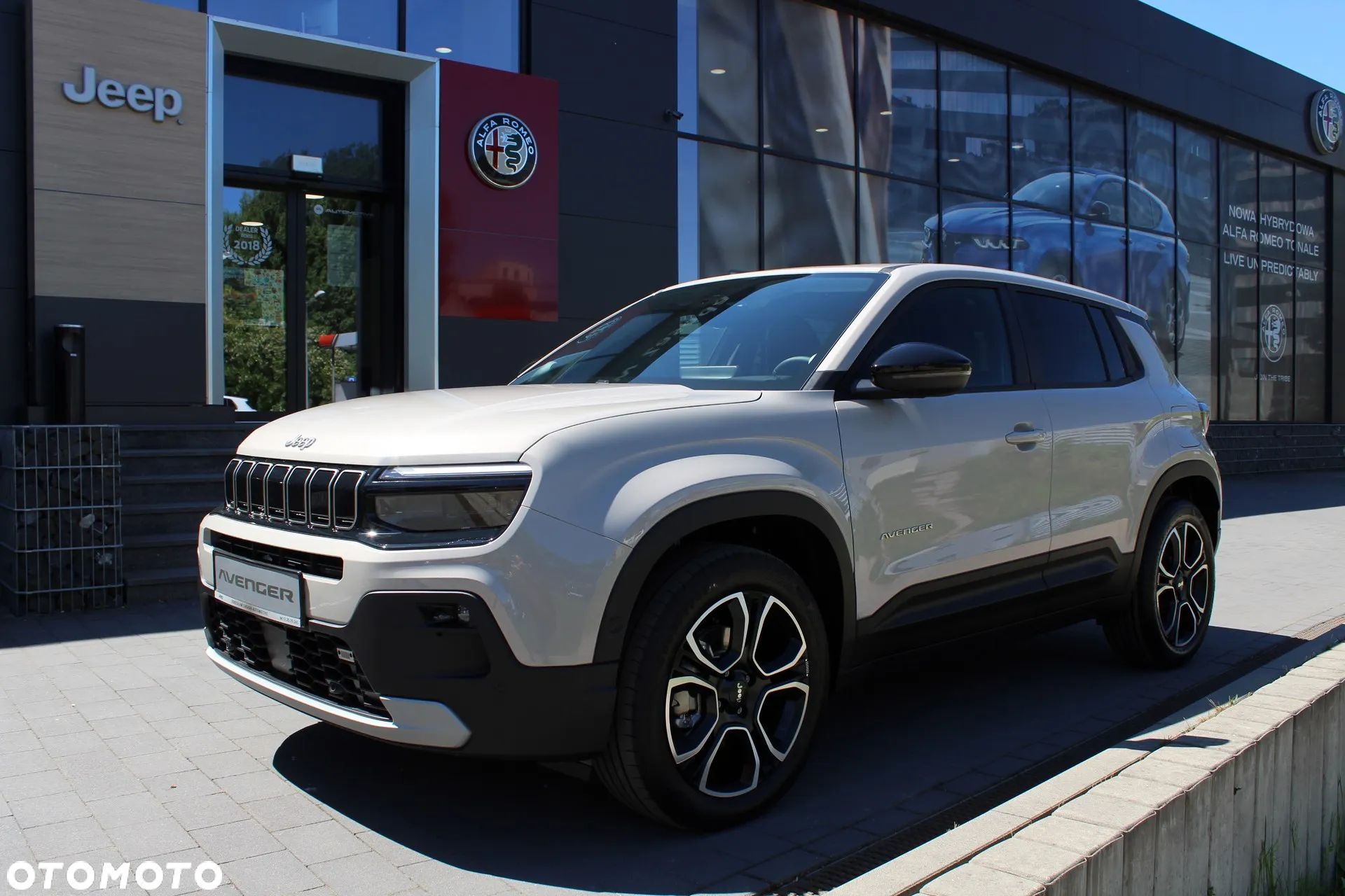 Jeep Avenger 1.2 T3 mHEV Altitude FWD eDCT6 - 1