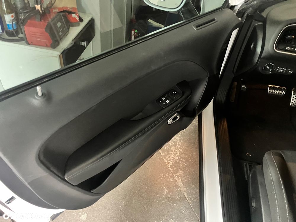 Dodge Challenger 5.7 R/T - 8