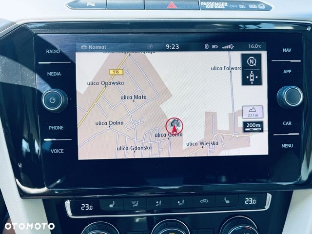 Volkswagen Passat - 14